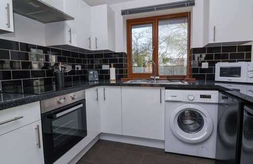 Brean Cottage | BLUEBELL LODGE, MEADOW VIEW LODGES, pet friendly in Brean
