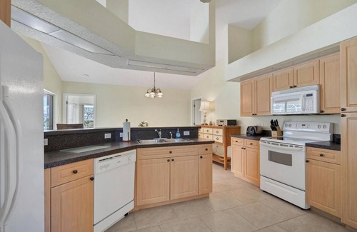 Pine Valley Villa | Bluebell Villa. Outstanding Luxury Lakeside 4 Bedroom Villa