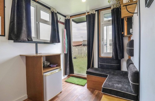Woodbridge Cottage | BLUEBELLE (COW SHED 5), character holiday cottage in Campsea Ashe