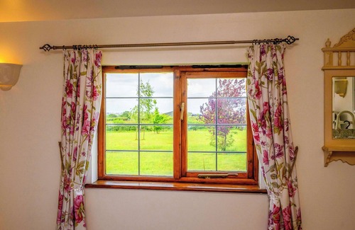 Staple Hill Apartment | Bluebells by StayStaycations
