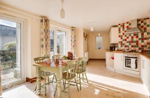 Weymouth House | Blueberry Cottage