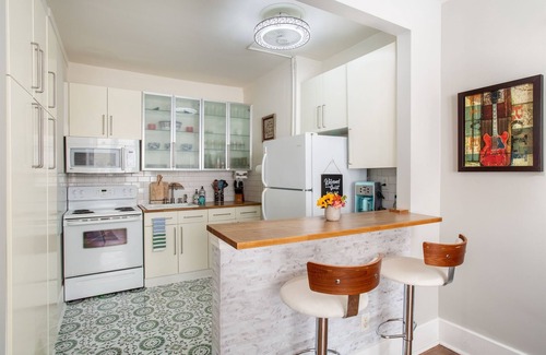 Hillsboro Village Apartment | Bluebird: Belmont University-2mi Broadway-2 Kings