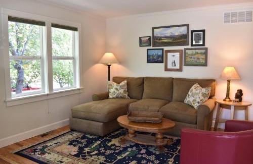 River West House | Bluebird Day - Kokanee Cottage