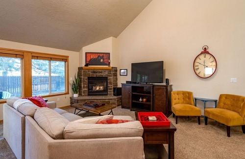 Southwest Bend House | Bluebird Day - Quail Pine Retreat