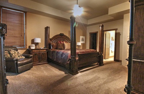 Kingston House | Bluebird Landing is a family-friendly home near Alberta Creek & Washita Point