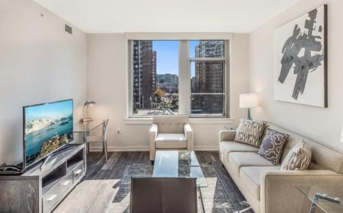 Crystal City Apartment | Bluebird Suites at Pentagon City Virginia