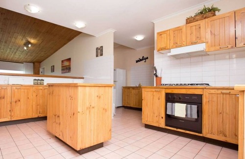Lovedale House | Bluebush Estate - 11 Bedrooms - In the heart of Lovedale Hunter Valley!