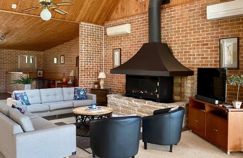 Lovedale Cabin | Bluebush Estate - The Lodge