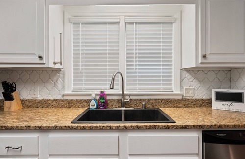 Bowling Green Condo | Bluegrass Getaway Suite Downtown Bowling Green!