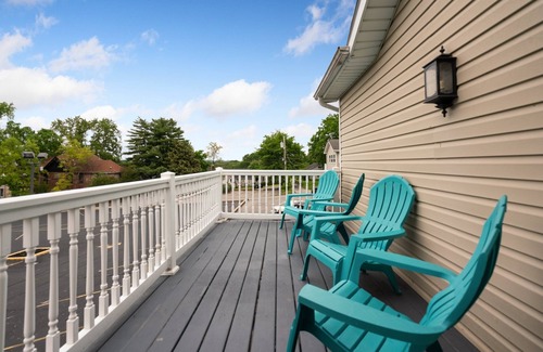 Bowling Green Condo | Bluegrass Getaway Suite Downtown Bowling Green!
