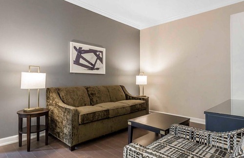 Downtown Charleston Resort | Bluegreen's King 583 Resort - 1 Bd. – Historic Charleston with a Modern Twist