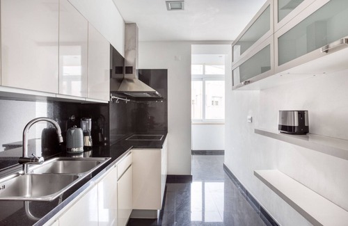 Sao Joao de Deus Apartment | Blueground | Alameda, fully furnished & equipped