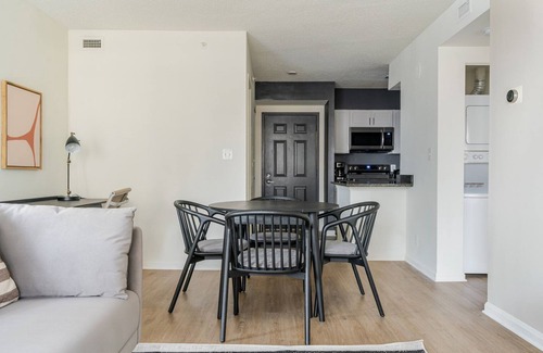 Ballston Apartment | Blueground | Ballston, pool & w/d, nr dining