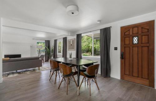 Mid-Beacon Hill Apartment | Blueground Beacon Hill nr groceries parks SEA-702