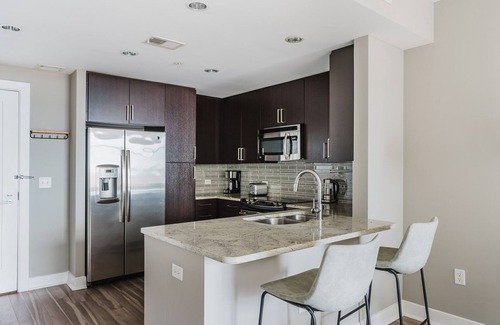 Woodmont Triangle Apartment | Blueground | Bethesda 1bd apartment