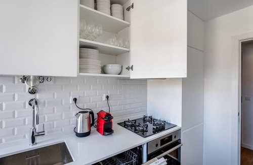 Sao Joao de Deus Apartment | Blueground | Campo Pequeno, furnished + kitchen