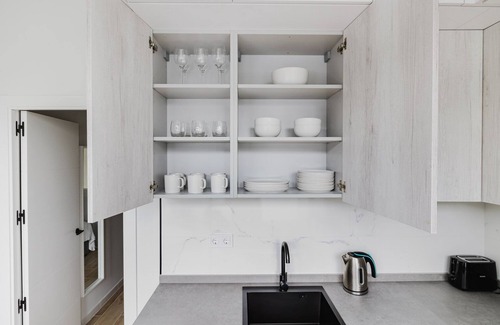 Cotos Apartment | Blueground | Castilla, AC & w/d, nr Retiro