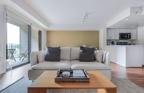 Court House Apartment | Blueground | Clarendon, fitness center, nr Arlington Cemetery