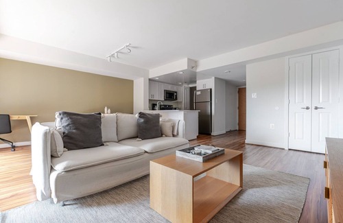 Court House Apartment | Blueground | Clarendon, fitness center, nr Arlington Cemetery