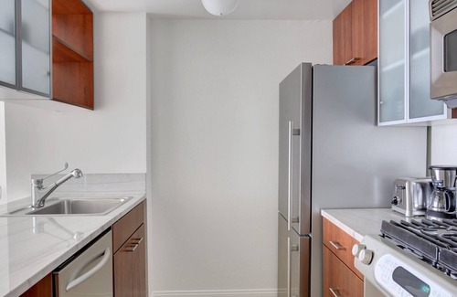 Upper East Side Apartment | Blueground | East Harlem, pool, nr Central Park