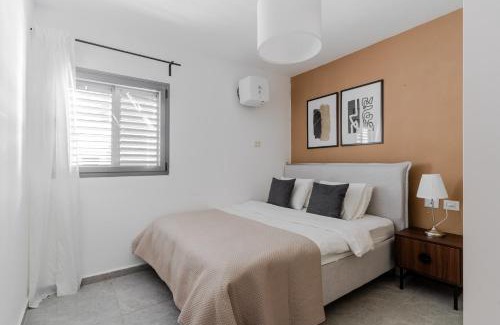 Florentin Apartment | Blueground Florentine, City view