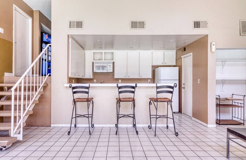 Atwater Village Apartment | Blueground | Glendale 1bd apartment