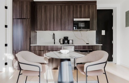 Greenpoint Apartment | Blueground | Greenpoint, AC & w/d, nr parks