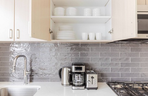 Hunters Point Apartment | Blueground | LIC, gym & w/d, nr MoMA PS1