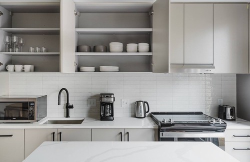 Logan Circle Apartment | Blueground | Logan Circle, gym & w/d, nr metro