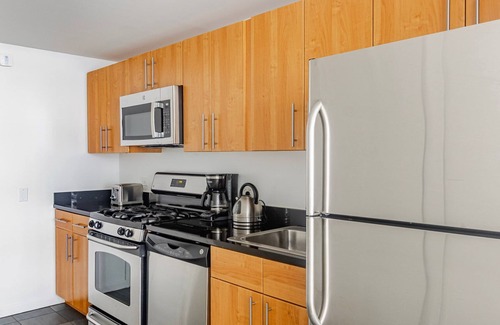Hunters Point Apartment | Blueground | Long Island City, pool, nr Gantry Plaza