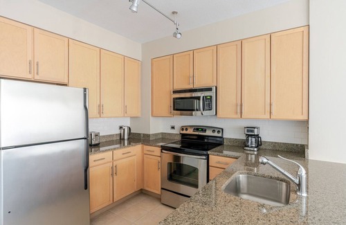 Mount Vernon Square Apartment | Blueground | Mt Vernon Sq, pool & gym, nr museums
