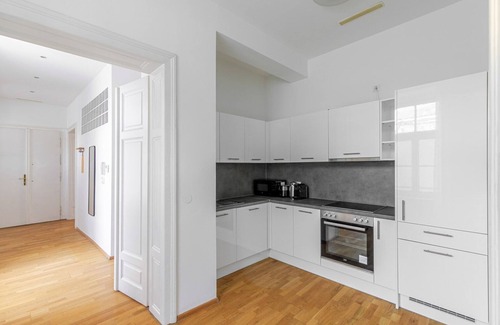 Schottenfeld Apartment | Blueground | Neubau, washer/dryer, nr Museumsquartier