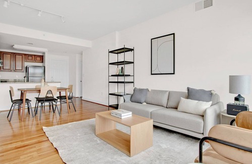 Chinatown Apartment | Blueground | Penn Quarter, rooftop, nr National Mall