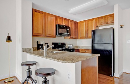 Chinatown Apartment | Blueground | Penn Quarter, rooftop, nr National Mall