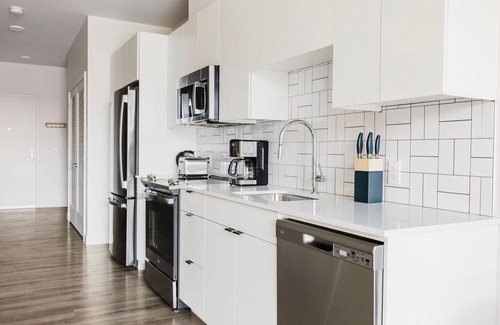 Revere Apartment | Blueground | Revere, pool, nr Revere Beach