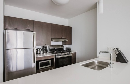 Killgubbin Apartment | Blueground | River North, pool & w/d, nr Mile