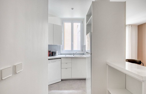 Quartier de l'Ecole-Militaire Apartment | Blueground | Sèvres-Lecourbe, furnished, intercom