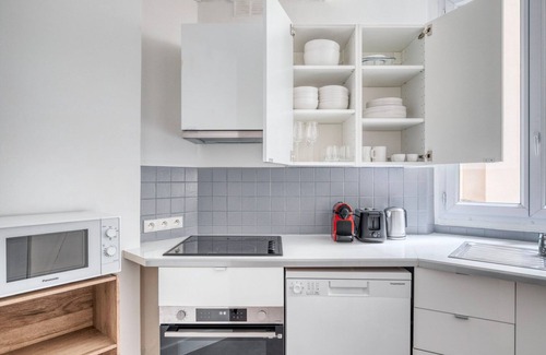 Quartier de l'Ecole-Militaire Apartment | Blueground | Sèvres-Lecourbe, furnished, intercom