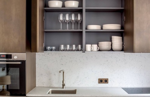 Quartier de la Place-Vendome Apartment | Blueground | Saint-Honoré, nr opera