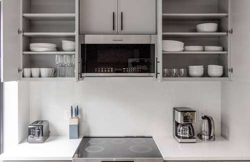 Williamsburg Apartment | Blueground | South Williamsburg, washer, nr Domino Park