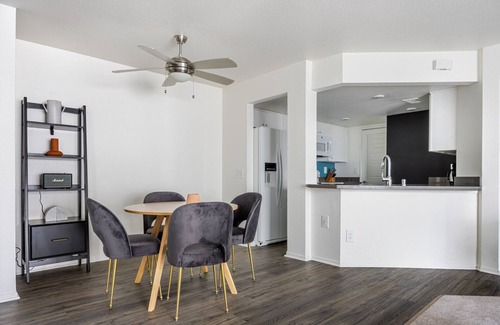 Studio City Apartment | Blueground | Studio City, pool & w/d, nr Universal