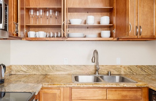 Sunnyvale Apartment | Blueground | Sunnyvale, pool, nr Sunnyvale Park