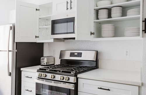 West Los Angeles Apartment | Blueground | Westwood 2bd apartment, fully furnished