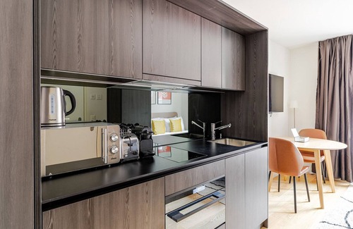 Sihlfeld Apartment | Blueground | Wiedikon, elevator, nr museums & mall