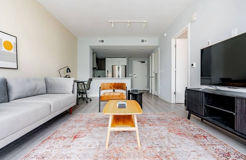 Woodmont Triangle Apartment | Blueground | Woodmont, pool & gym, nr Bethesda Row
