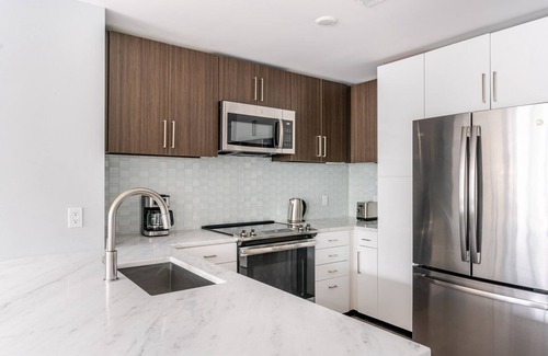 Woodmont Triangle Apartment | Blueground | Woodmont, pool & gym, nr Bethesda Row