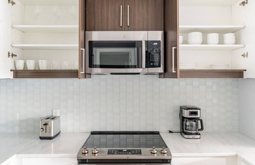 Woodmont Triangle Apartment | Blueground | Woodmont, pool & gym, nr Bethesda Row