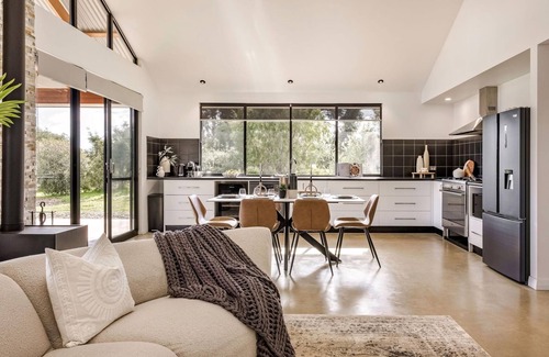 Yallingup House | Bluegum Hideaway - luxury accom, aircon throughout, 2 kitchen/living