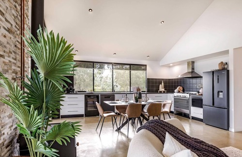 Yallingup House | Bluegum Hideaway - luxury accom, aircon throughout, 2 kitchen/living