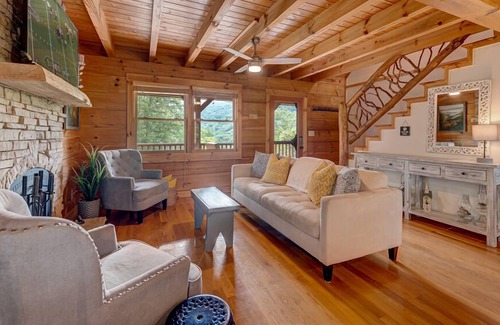 East Ellijay Cabin | Bluejay - Mountain Views | Pet Friendly | Hot Tub | Theater Room | Pool Table | Foosball | Firepit